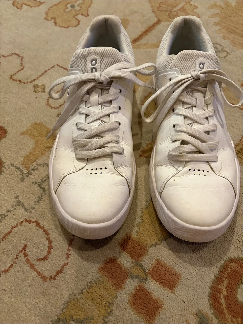 Roger Federer On sneakers.